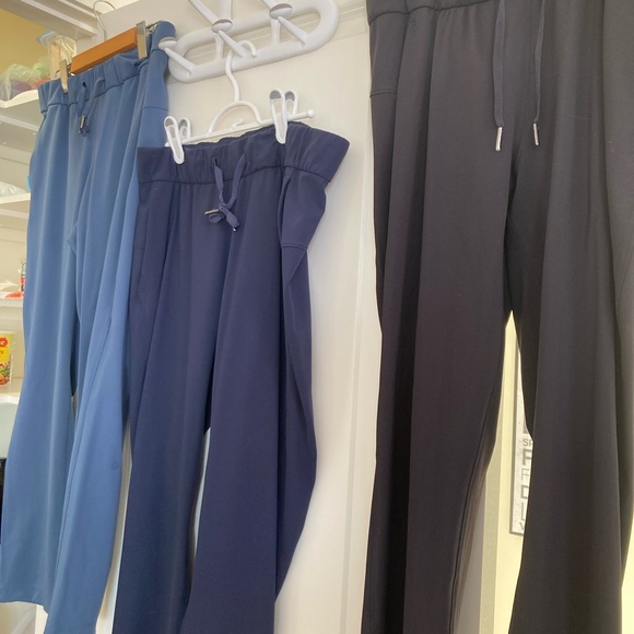 Lululemon ‘On the Fly’ Size 6 Lot (Black, Navy Blue, Light Blue) - Picture 2 of 5